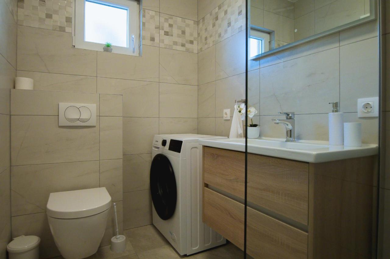 Holiday Home Moliva Donje Sitno Exterior photo
