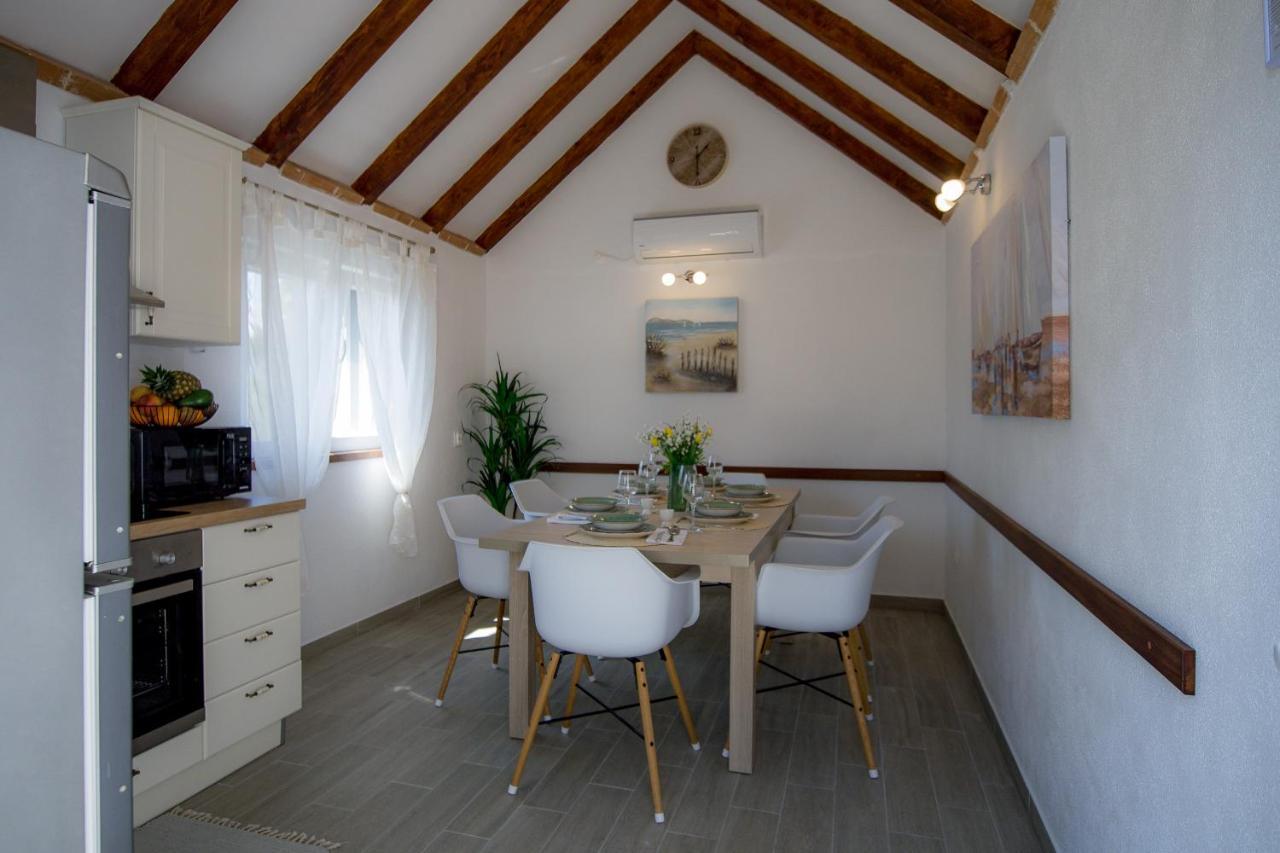 Holiday Home Moliva Donje Sitno Exterior photo
