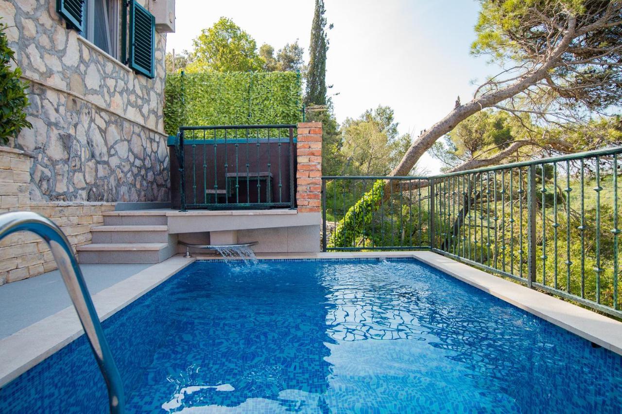 Holiday Home Moliva Donje Sitno Exterior photo